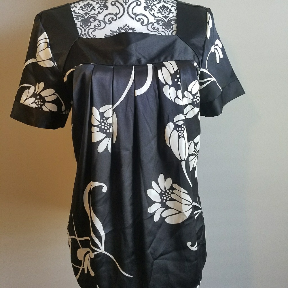 Apostrophe S Blouse
